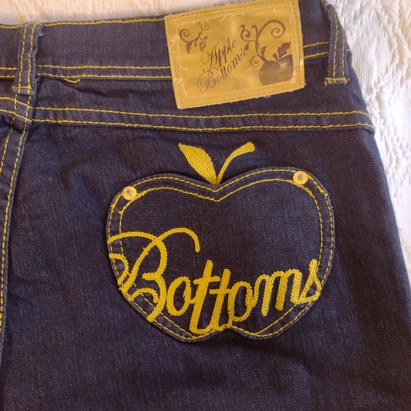 Apple Bottoms Jeans Apple Bottom Jeans Size 2 Low Rise Flare Leg 9s